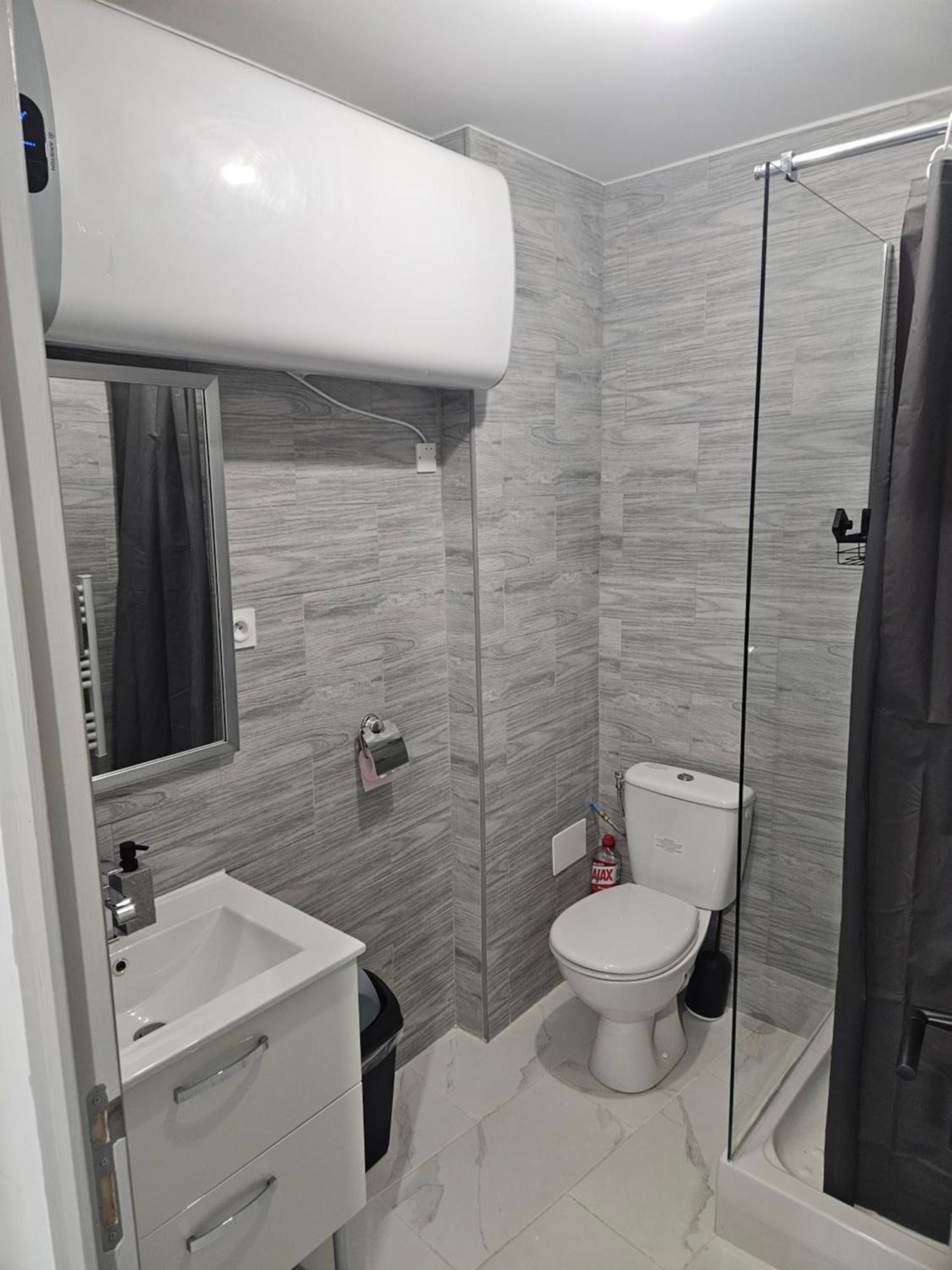 T2 Moderne, Calme Et Entierement Renove. Béziers Exterior foto